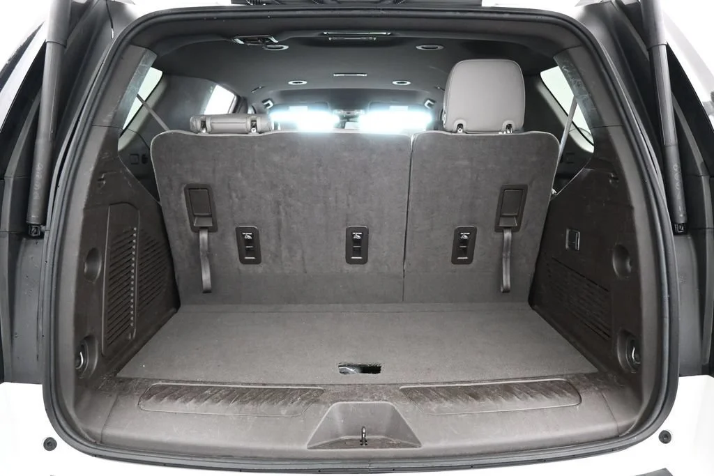Used 2024 Summit White Chevrolet LT image 25