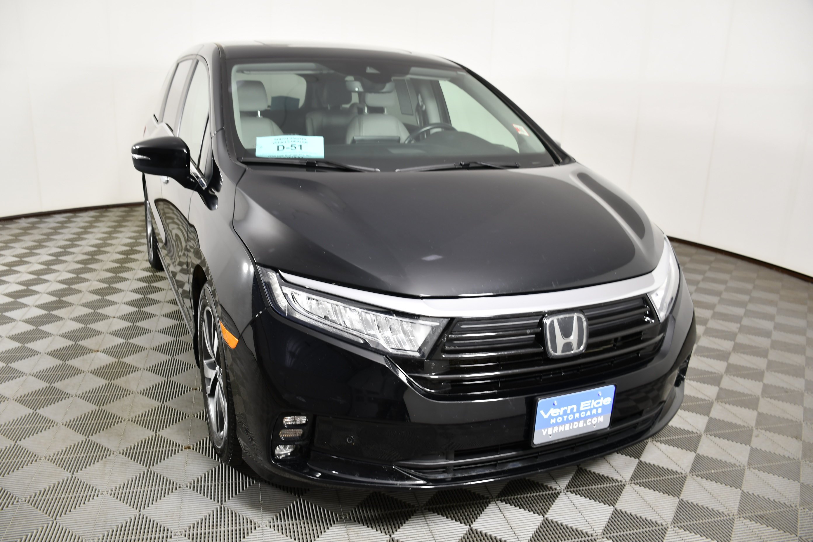 Used 2022 Black Honda Touring image 3
