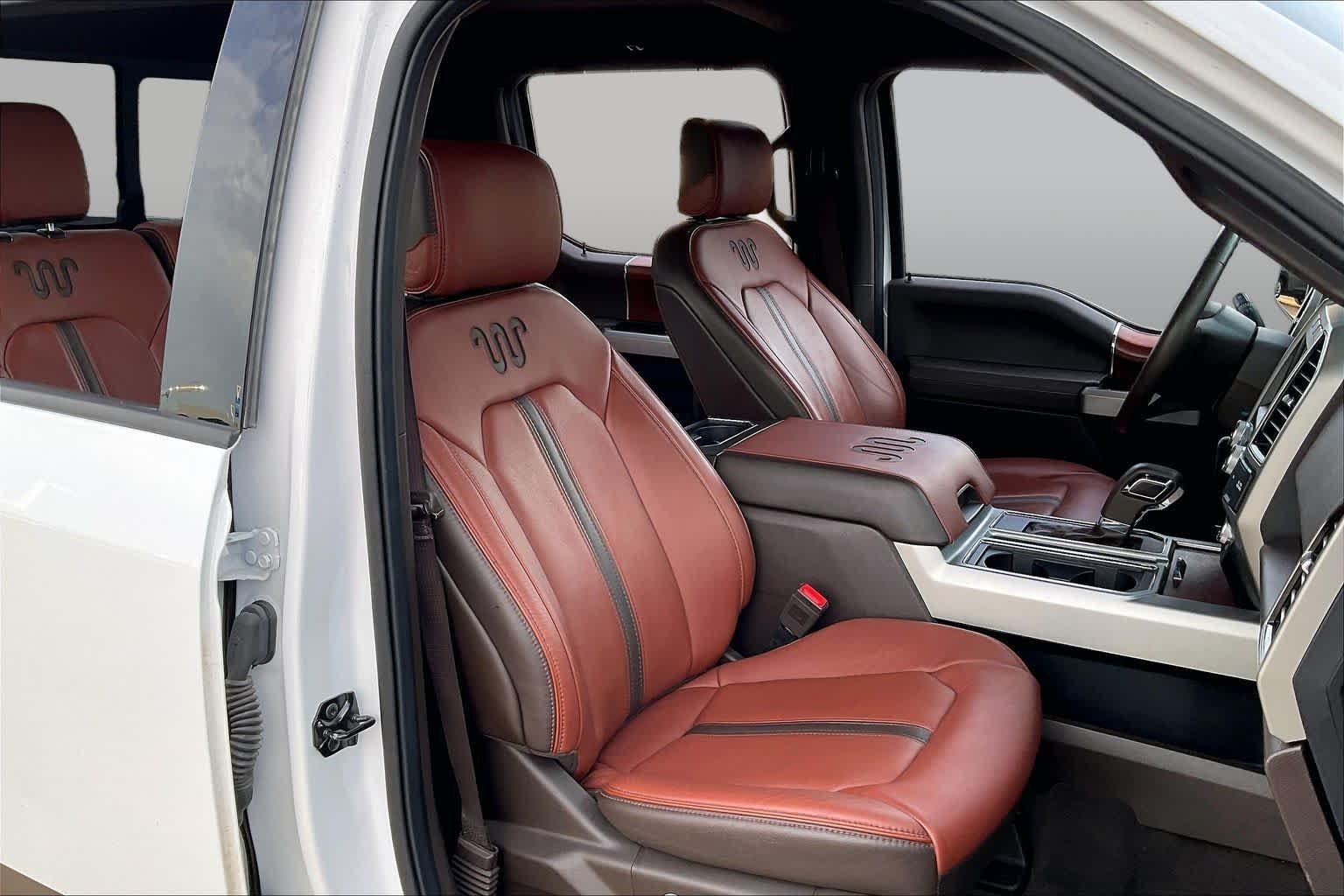 Used 2020 Oxford White/Stone Gray Ford King Ranch image 9