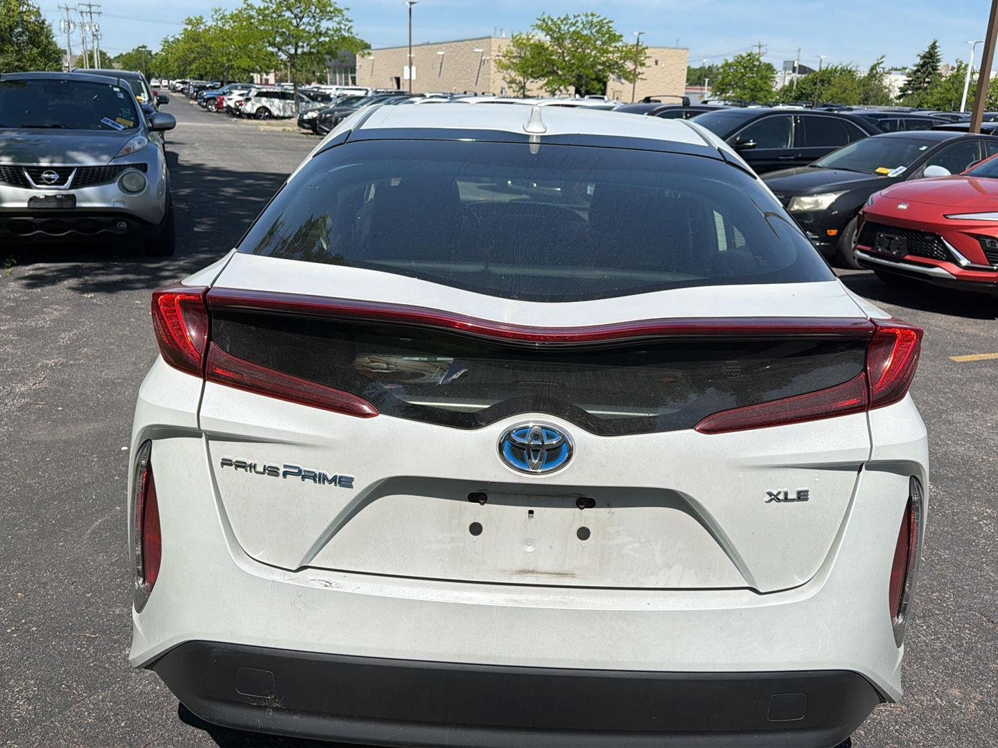 Used 2022 Wind Chill Pearl Toyota XLE image 5