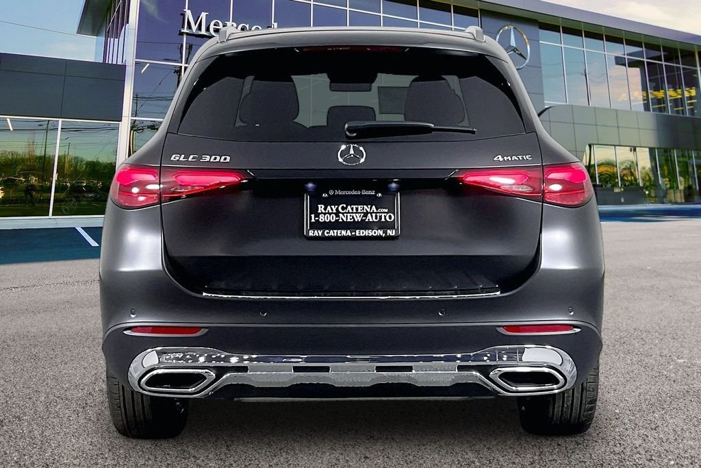 New 2026 MANUFAKTUR exclusive graphite grey magno Mercedes-Benz GLC 300 image 4