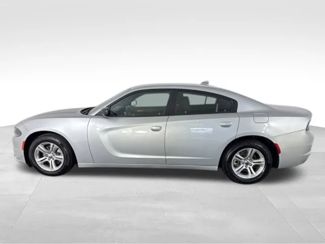 Used 2023 Silver Dodge SXT image 12