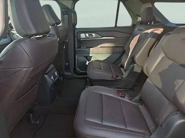 New 2026 Star White Metallic Tri-Coat Ford Platinum™ image 51