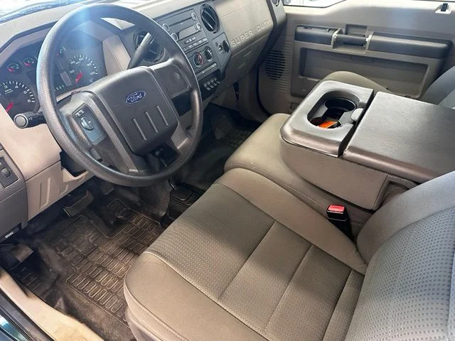 Used 2010 Green Ford XL image 10