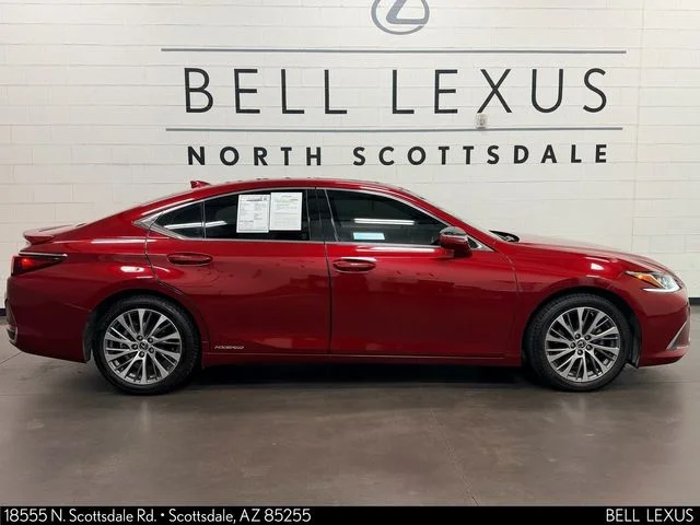 Used 2019 Red Lexus 300h image 3