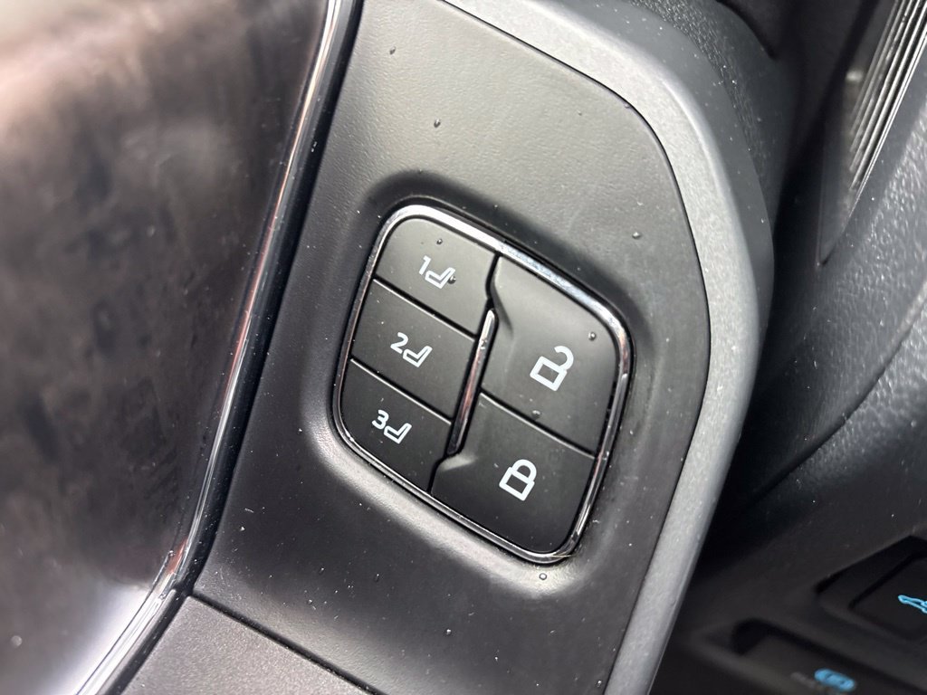 Used 2022 Antimatter Blue Metallic Ford Lariat image 18