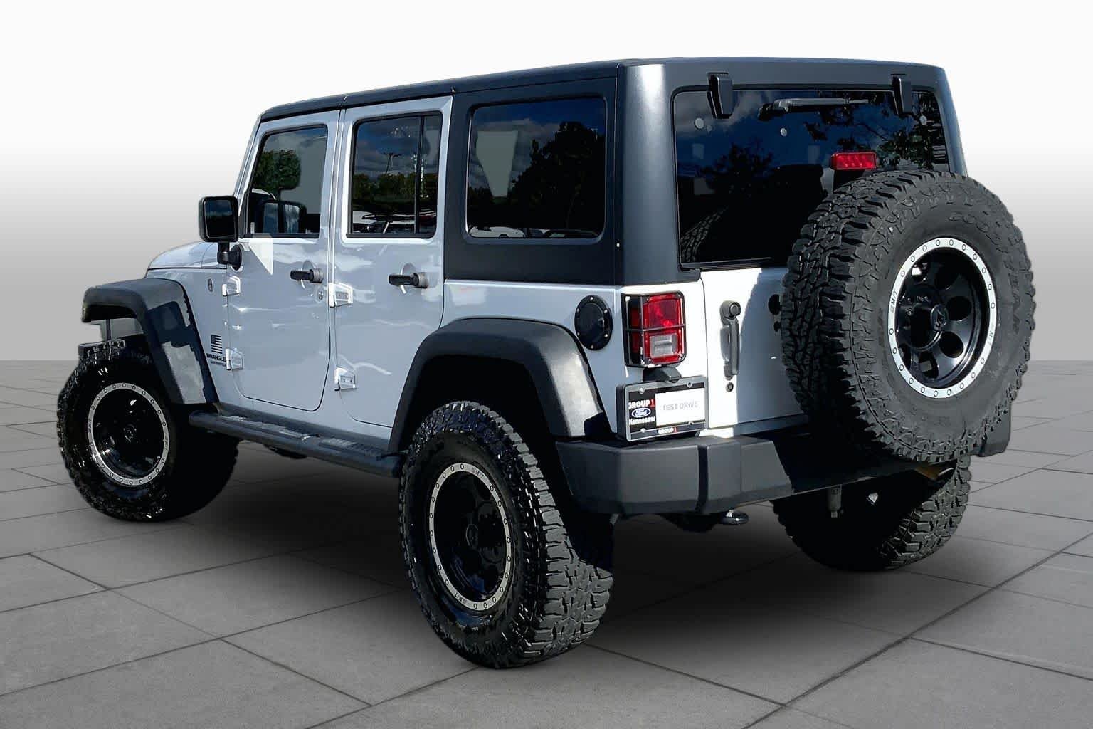 Used 2017 Bright White Clearcoat Jeep Sport image 12