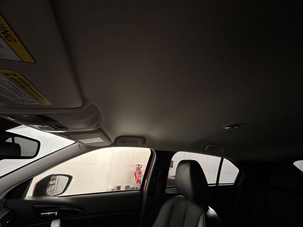 Used 2024 Silver Mitsubishi SE image 25