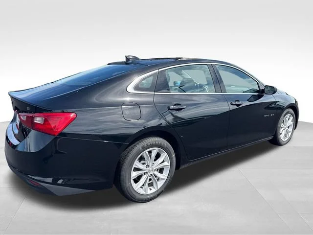 Used 2025 Mosaic Black Metallic Chevrolet 1LT image 5
