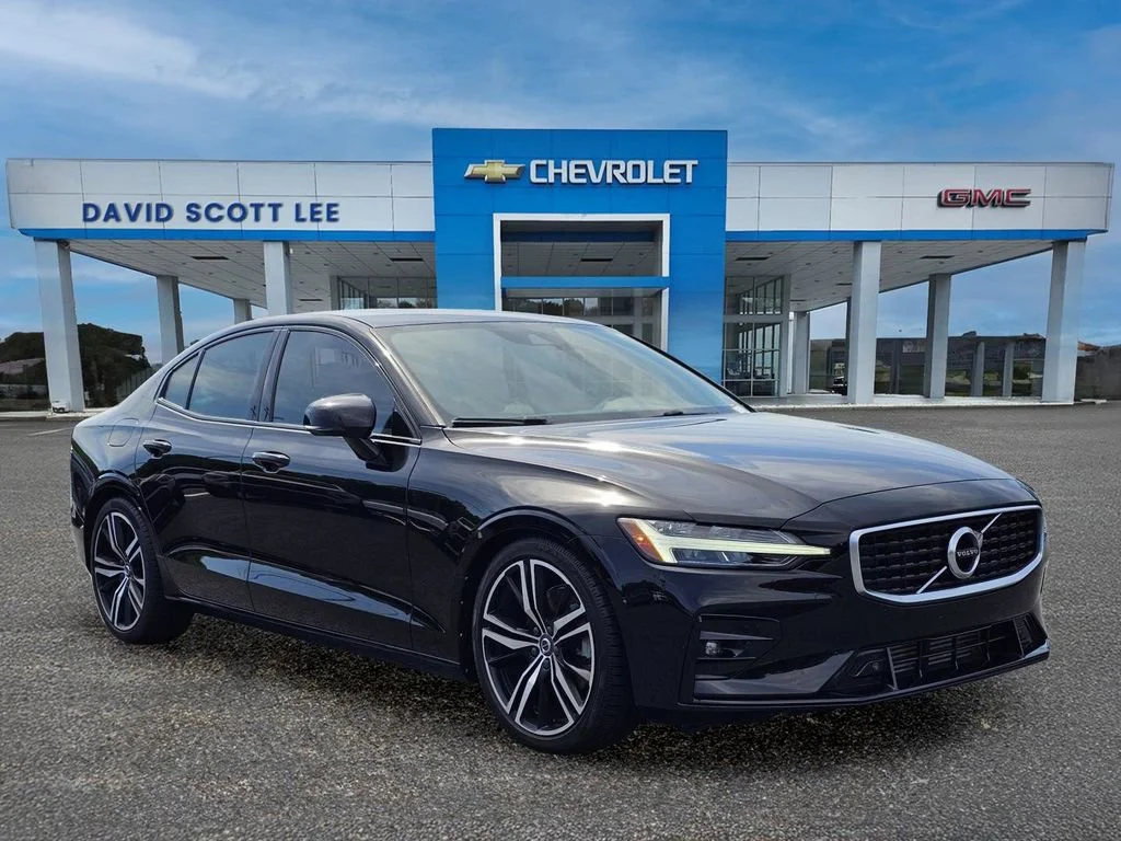 Used 2020 Black Stone Volvo R-Design image 5