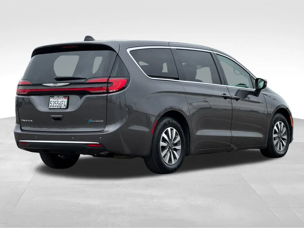 Used 2023  Chrysler Hybrid Touring L image 5