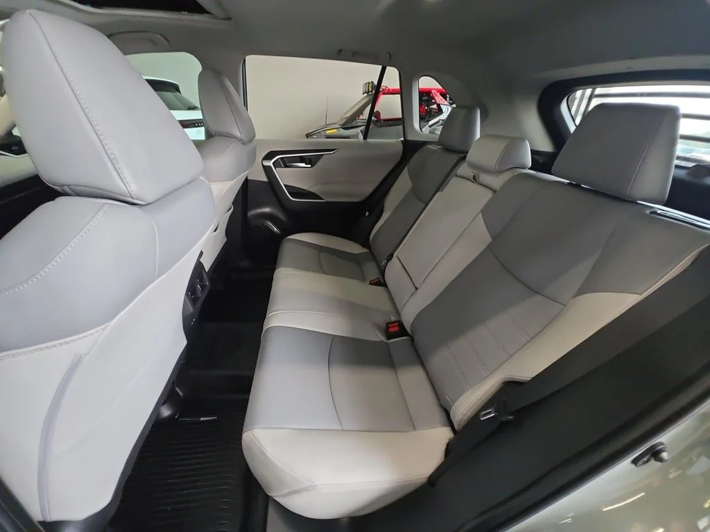 Used 2022 Gray Toyota XLE Premium image 22