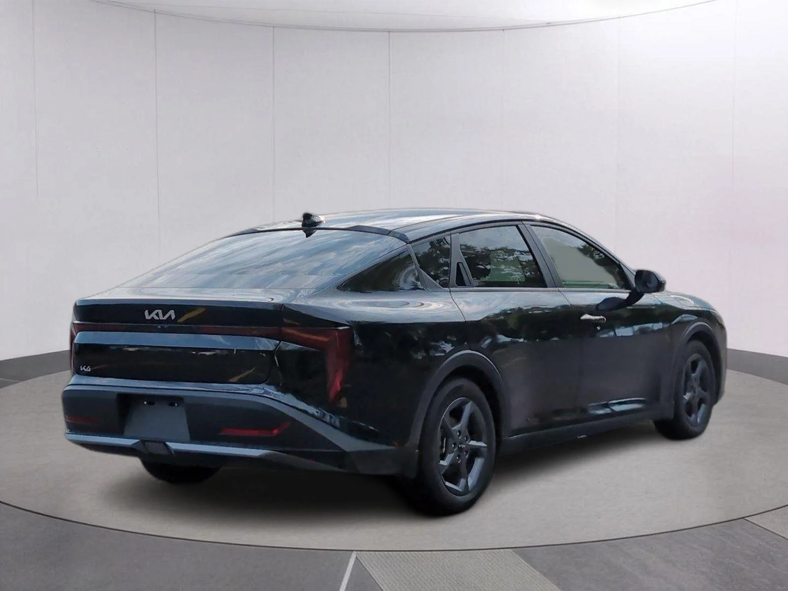 Used 2025 Aurora Black Pearl Kia LXS image 7