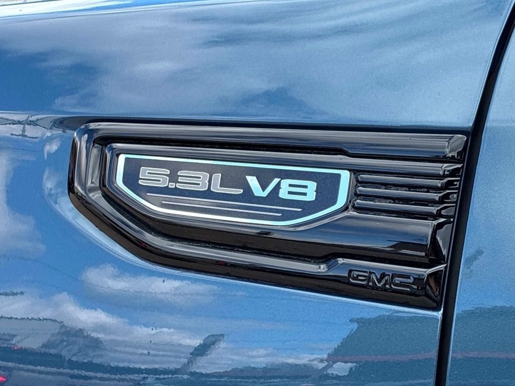 Used 2024  GMC Elevation image 14