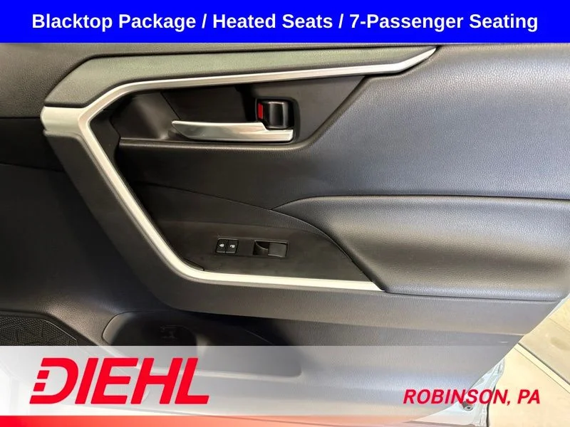 Used 2021  Toyota XLE image 14