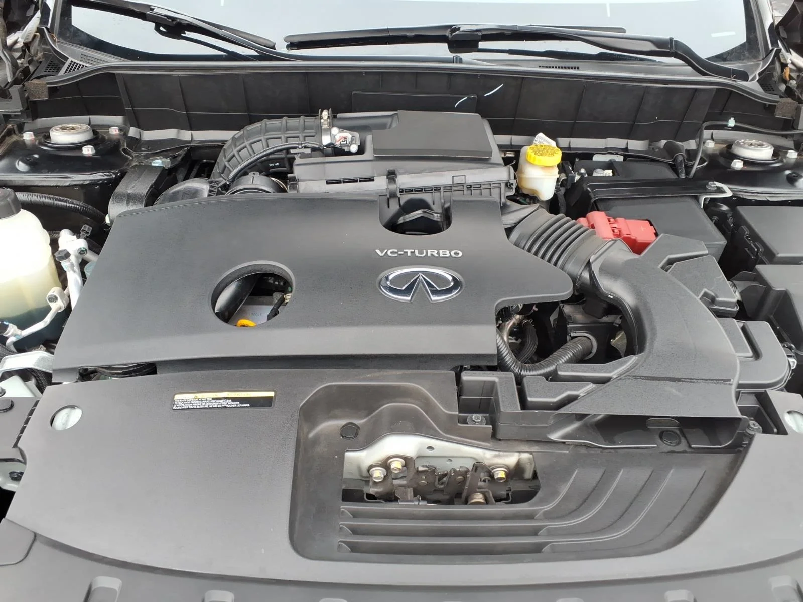 Certified Used 2024 Black INFINITI LUXE image 24