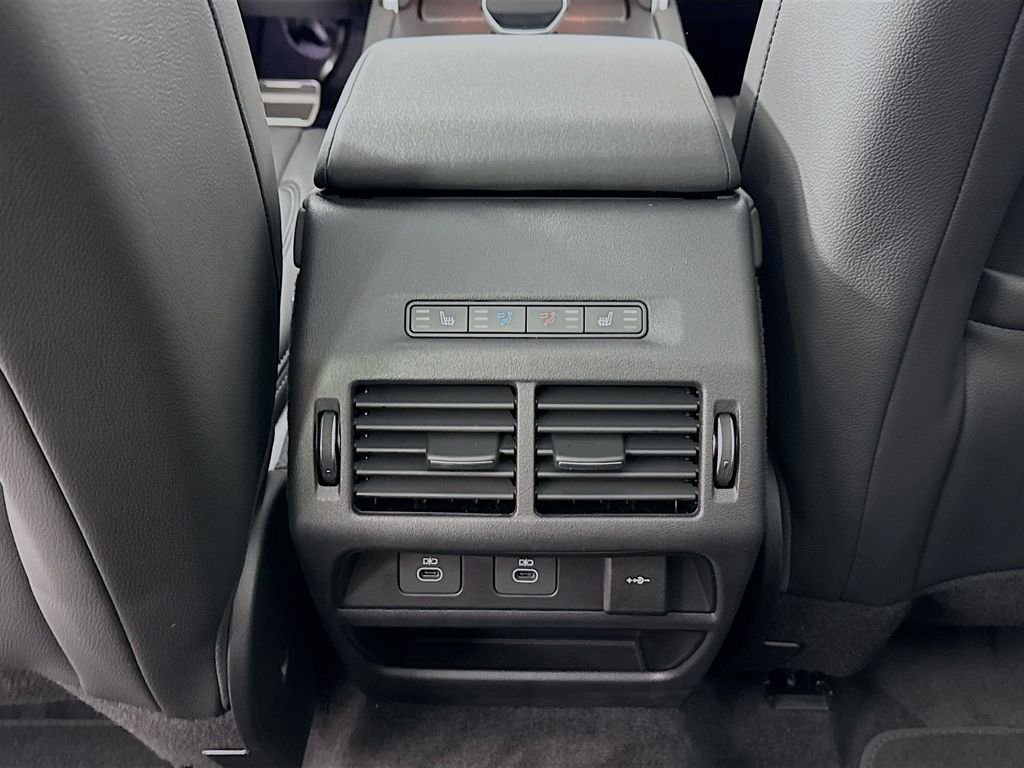 New 2025 Fuji White Land Rover SE image 27