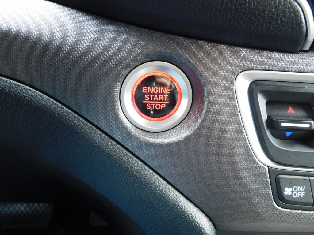 Used 2025 White Honda RTL image 37