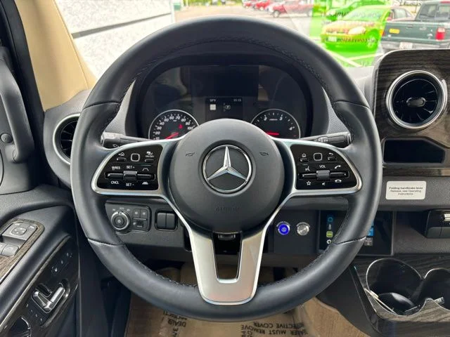 Used 2021 Black Mercedes-Benz Midwest Automotive Luxe Cruiser image 37