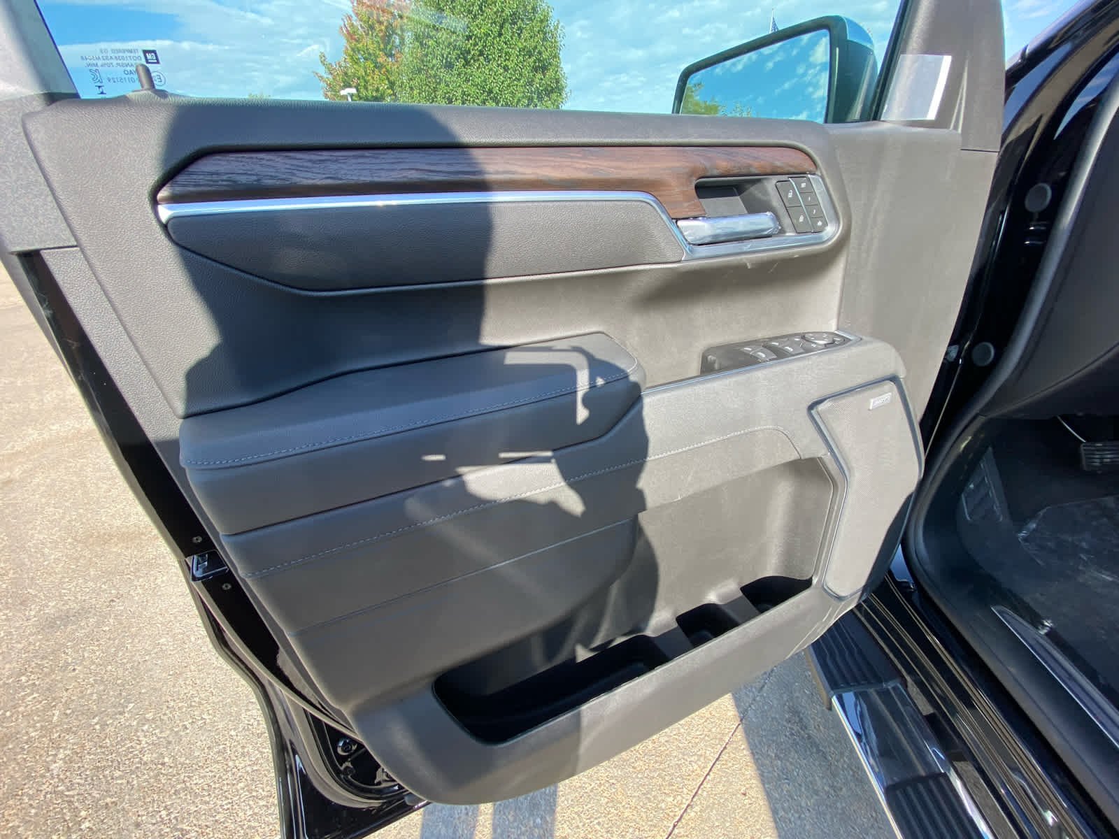 2026 GMC Sierra 1500 SLT - Photo 6