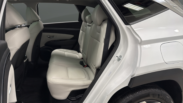 Used 2024 White Pearl Hyundai Limited image 24