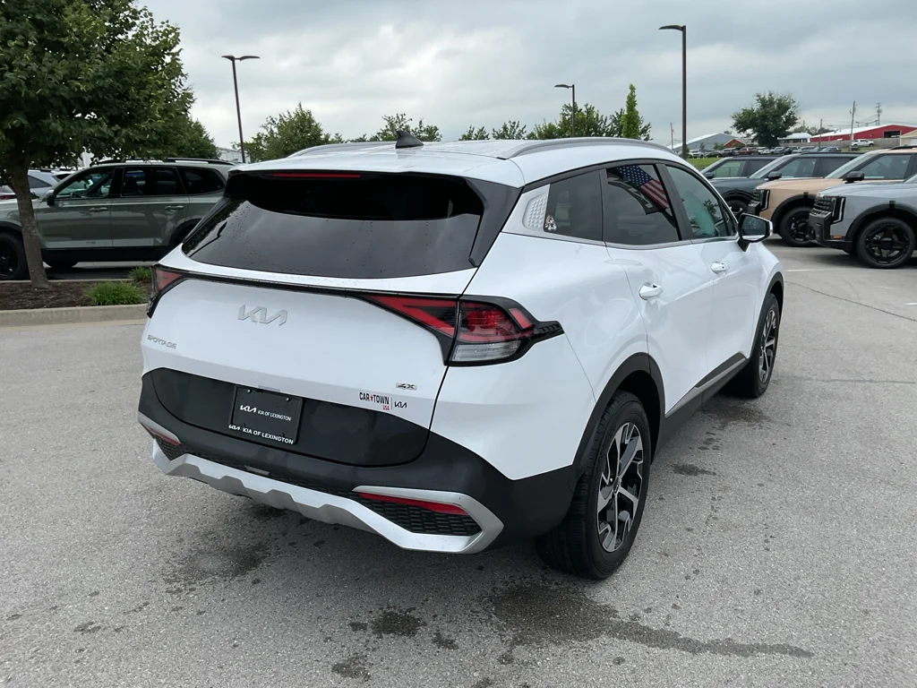 Used 2024 Glacial White Pearl Kia EX image 9