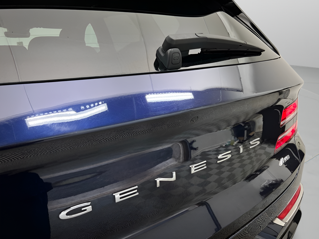 Used 2024 Capri Blue Genesis 2.5T image 9