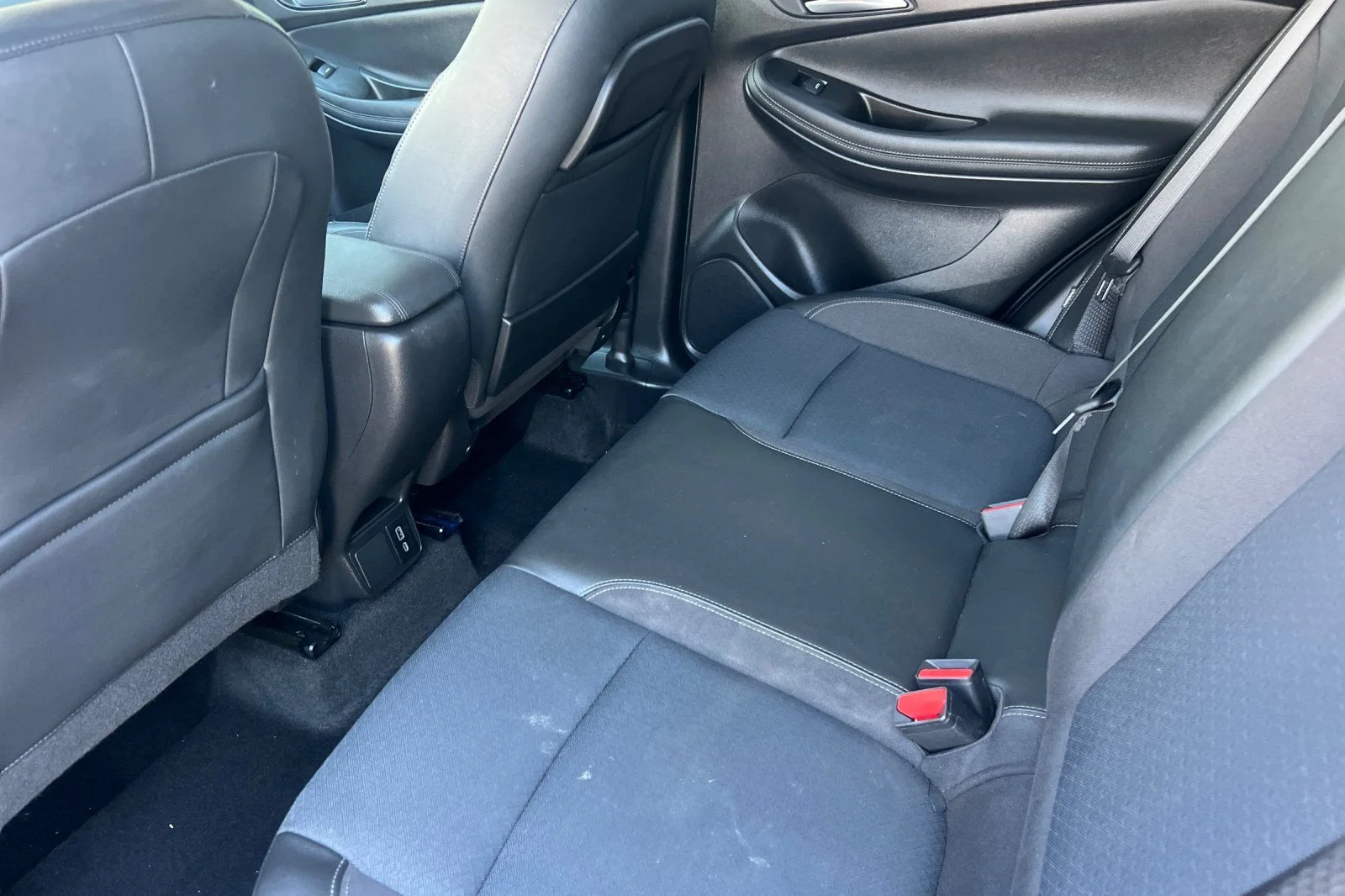 Used 2020 Blue Buick Preferred image 9
