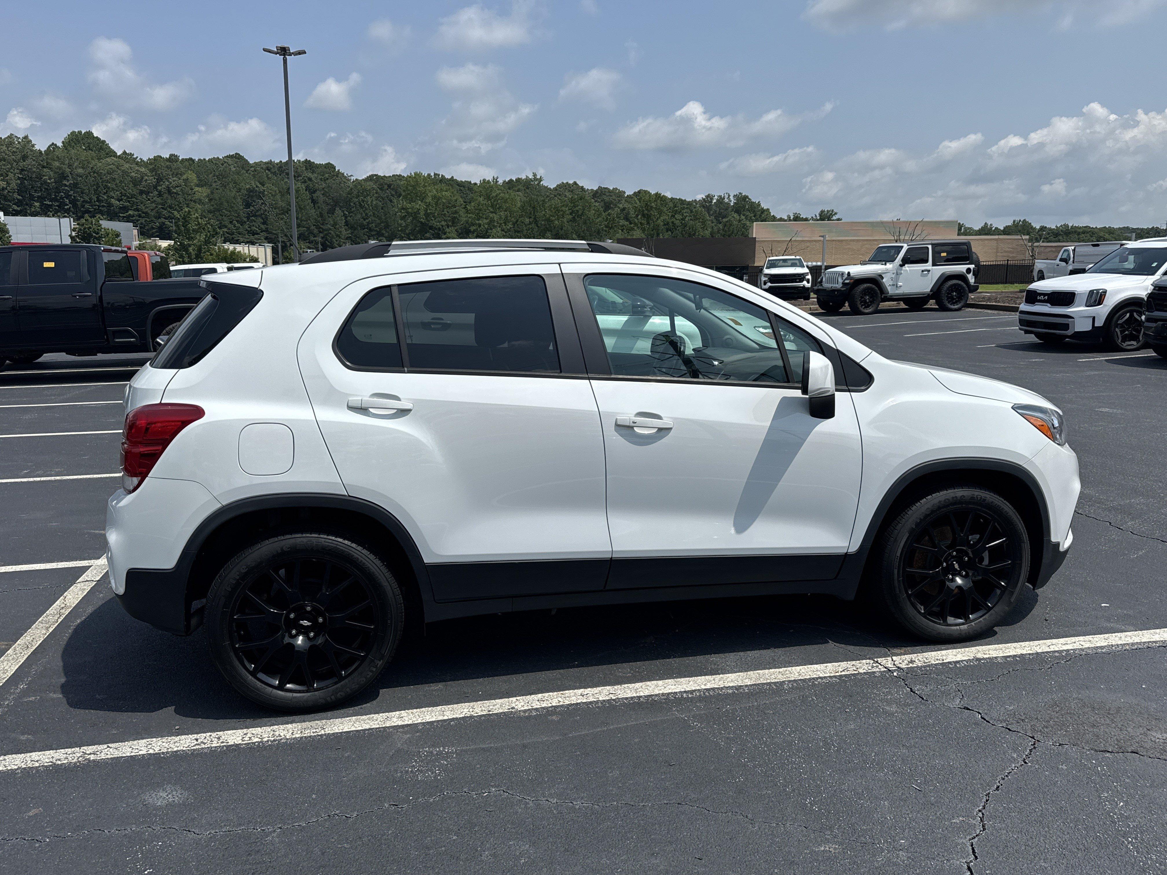 Used 2022 Chevrolet Trax LT with VIN KL7CJLSM9NB501408 for sale in Canton, GA