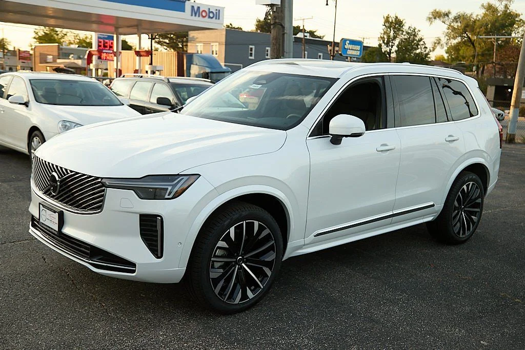 New 2026 Crystal White Volvo Plus image 6
