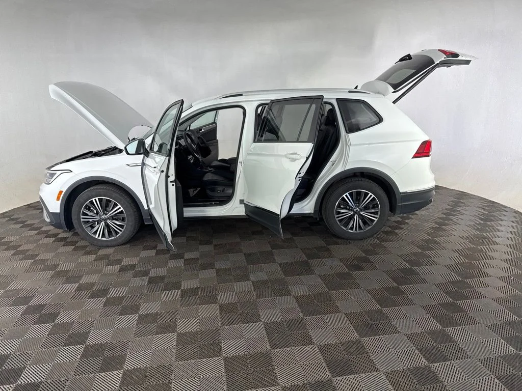 Used 2024 Gray Volkswagen 2.0T Wolfsburg Edition image 10