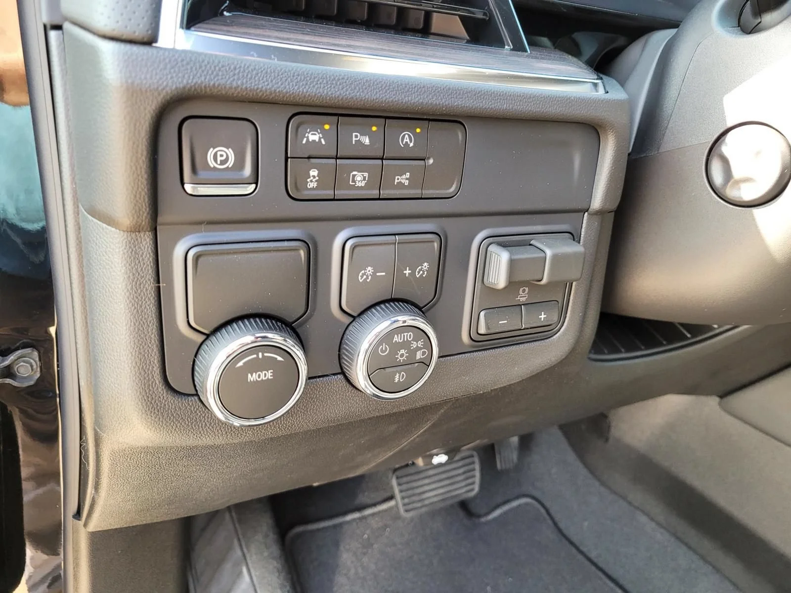 2026 Chevrolet Tahoe Premier - Photo 19