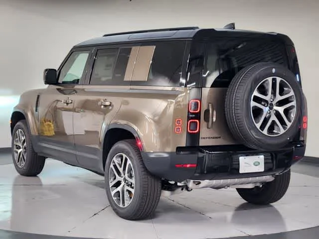 New 2026 Gondwana Stone Metallic Land Rover S image 12