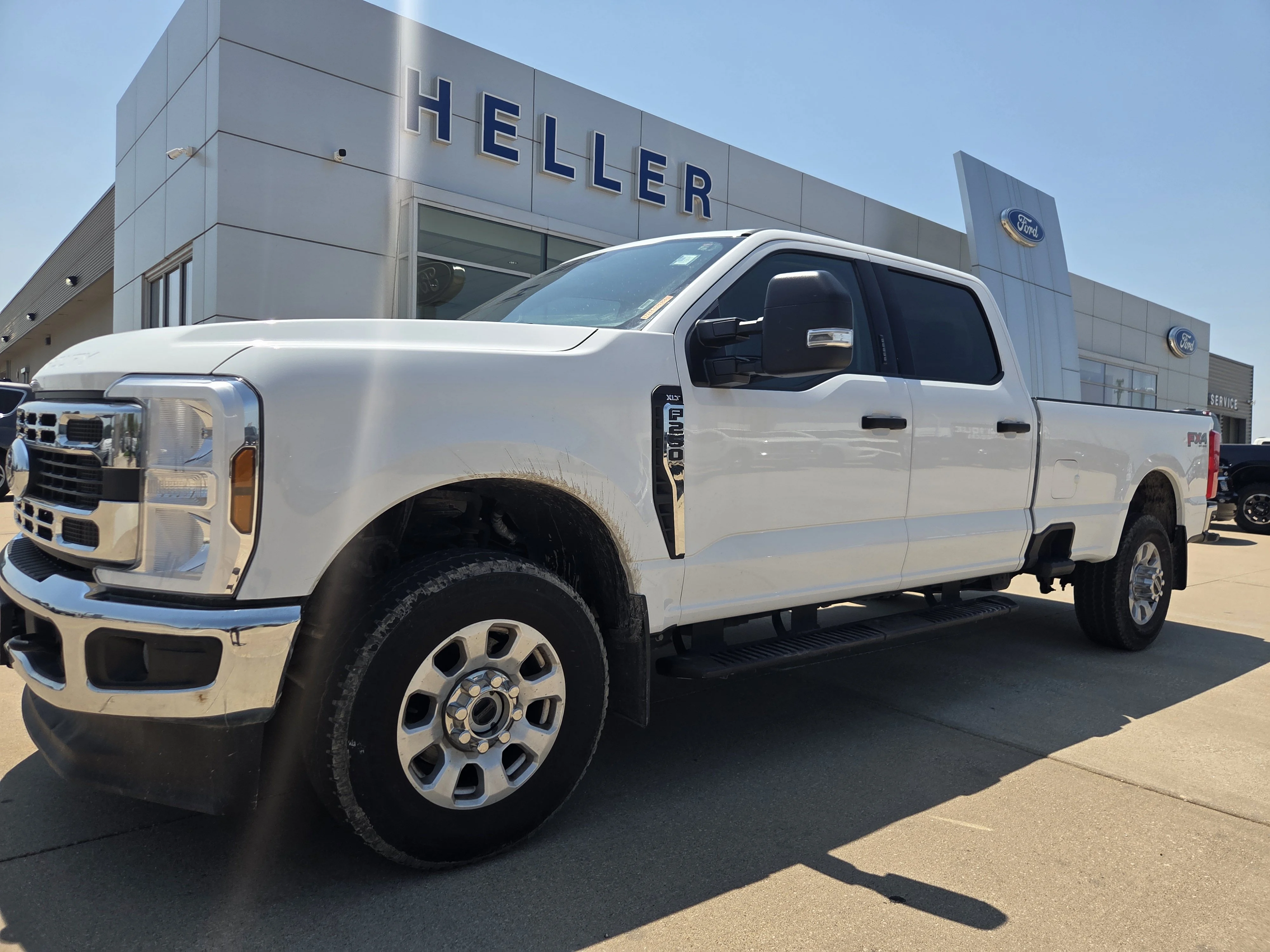 Used 2024 Oxford White Ford XLT image 3