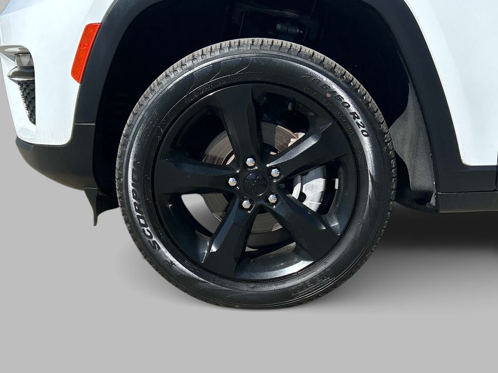 Used 2023 White Jeep Limited image 9