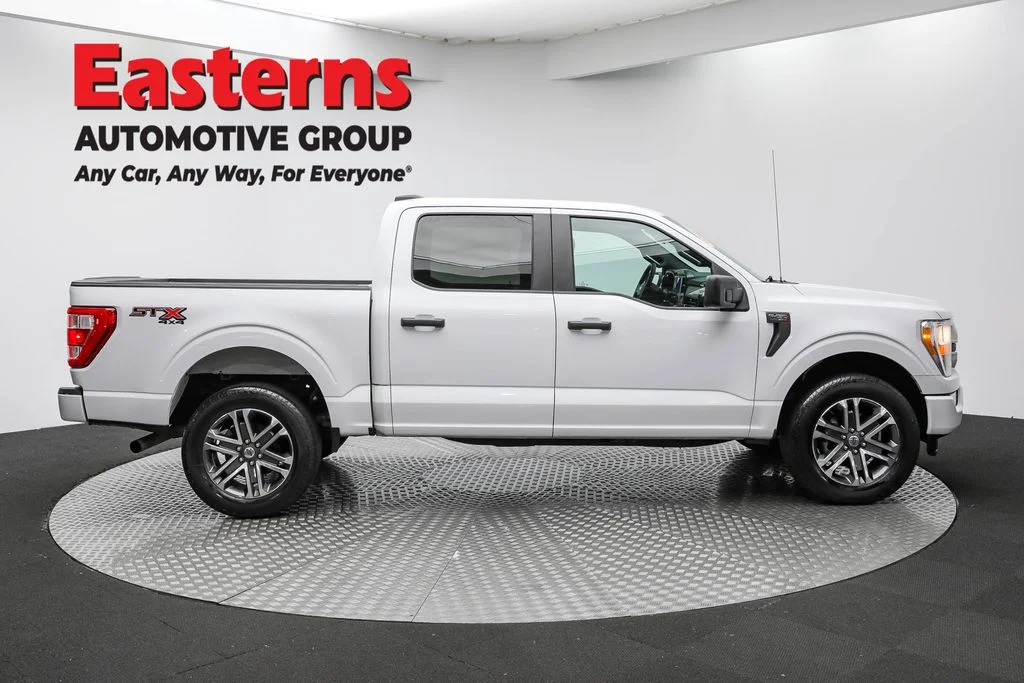 Used 2021 White Ford XL image 4