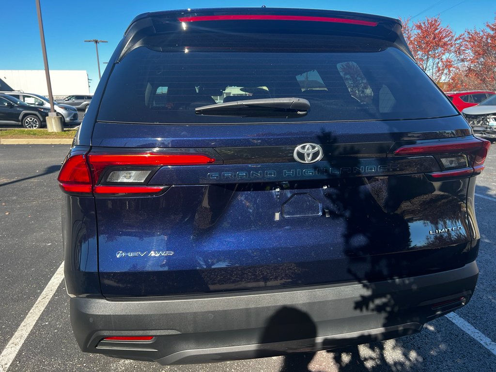 2024 Toyota Grand Highlander Hybrid Limited photo 3
