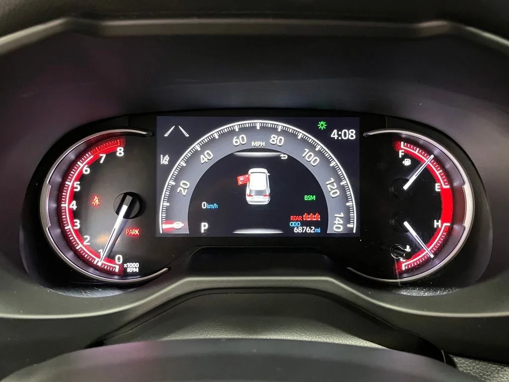 Used 2023 Beige Toyota XLE Premium image 21