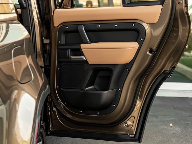 New 2026 Gondwana Stone Metallic Land Rover S image 31