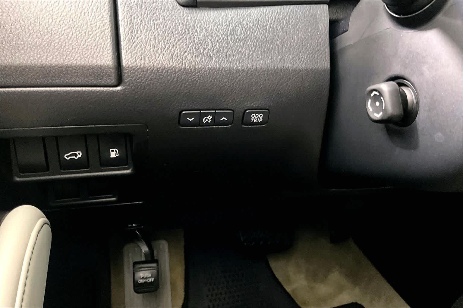 Used 2015 Starfire Pearl Lexus  image 33
