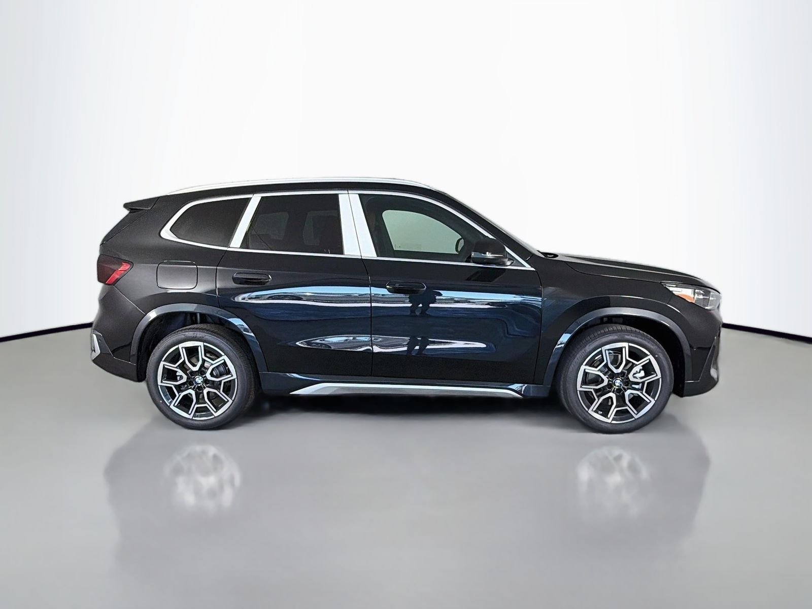 New 2026 Black Sapphire Metallic BMW xDrive28i image 8