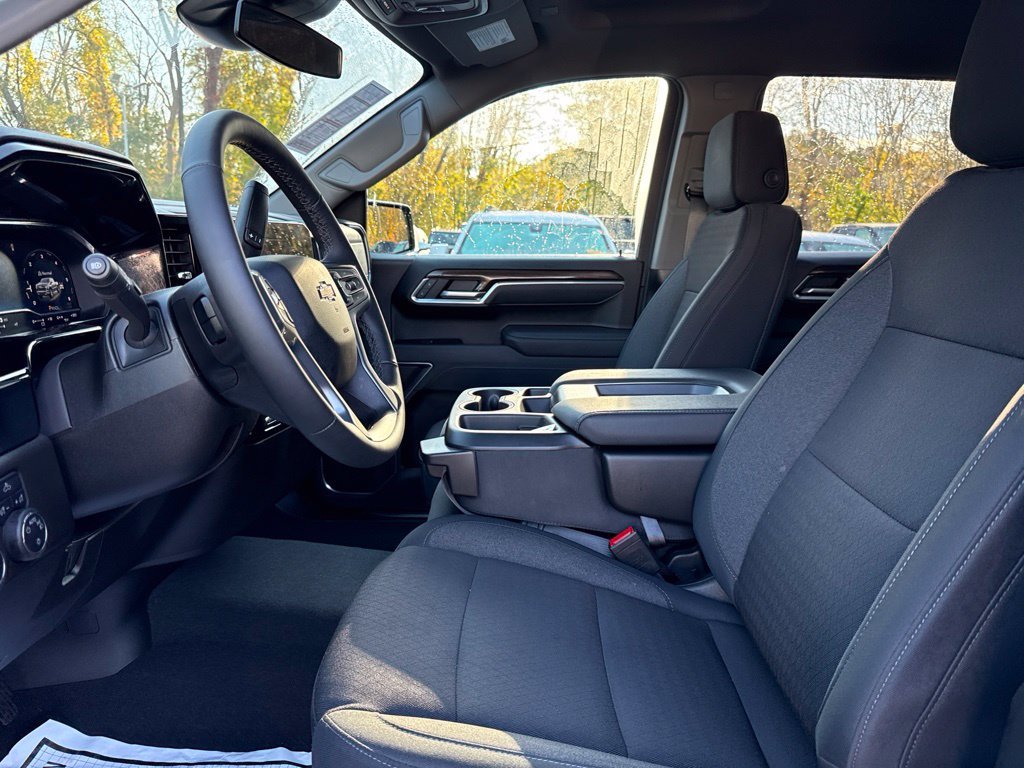 Used 2025 Black Chevrolet LT image 9