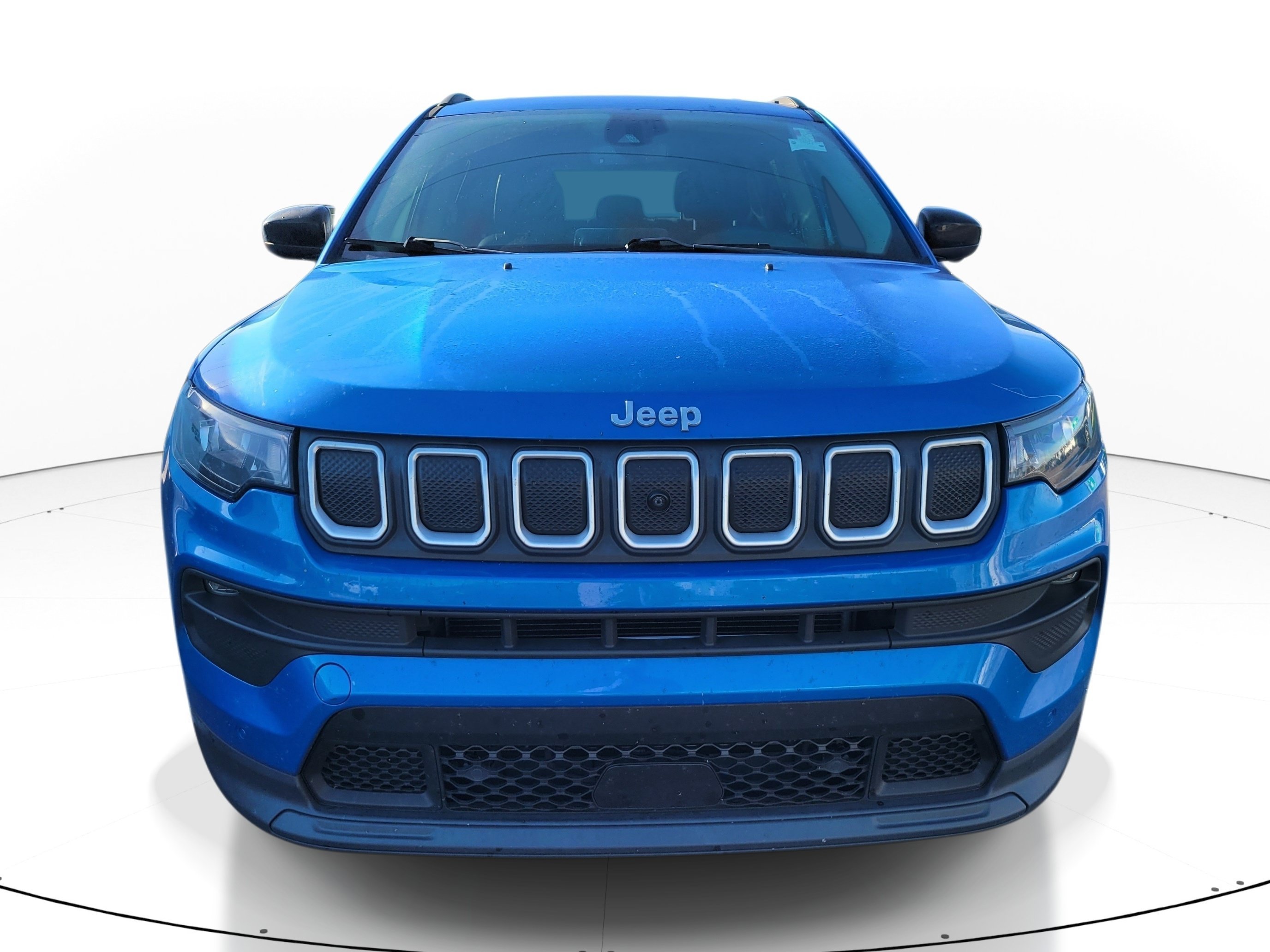 Used 2022 Laser Blue Pearlcoat Jeep Latitude image 2