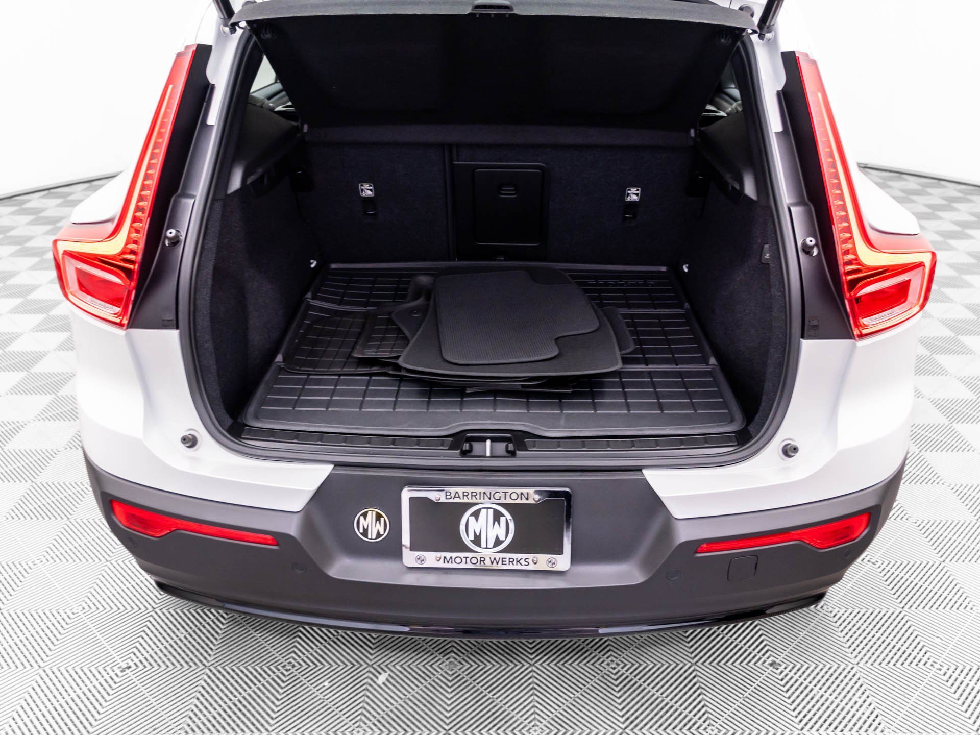 Used 2023 White Volvo Ultimate image 34