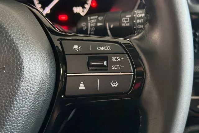 Used 2025 Canyon River Blue Metallic Honda EX-L image 32