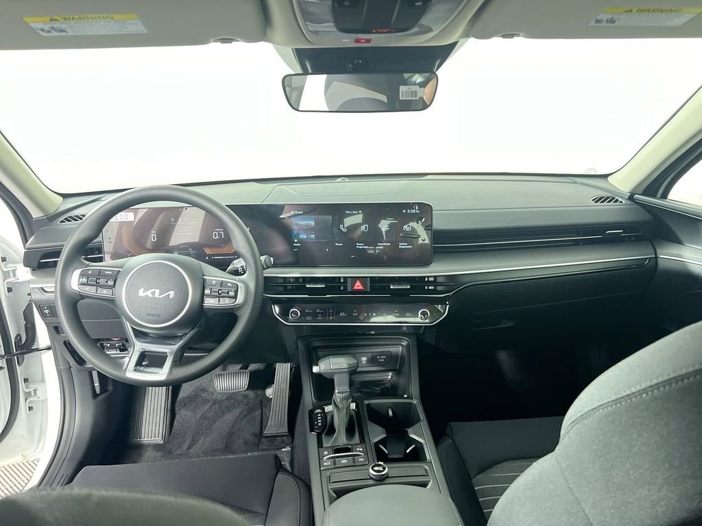 New 2026 Snow White Pearl Kia LXS FWD image 29