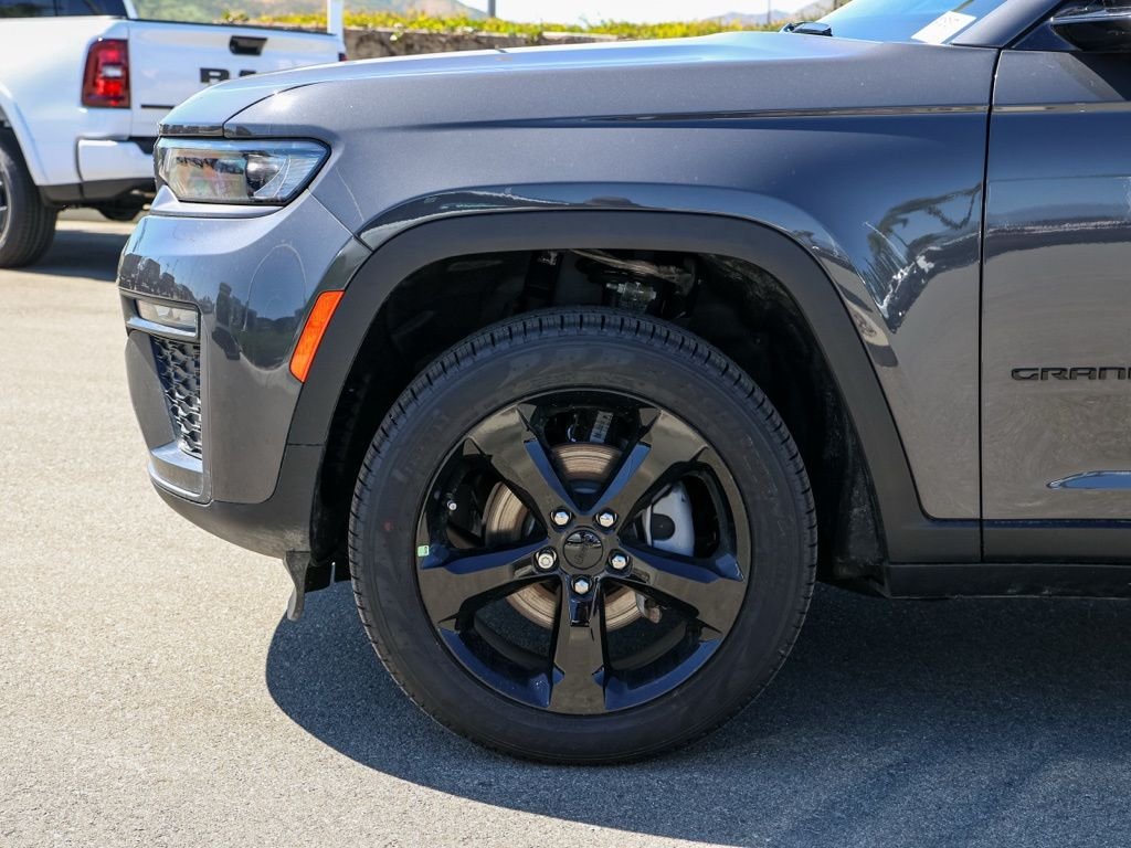 New 2026 Baltic Gray Metallic Clear-Coat Exterior Paint Jeep Limited image 10