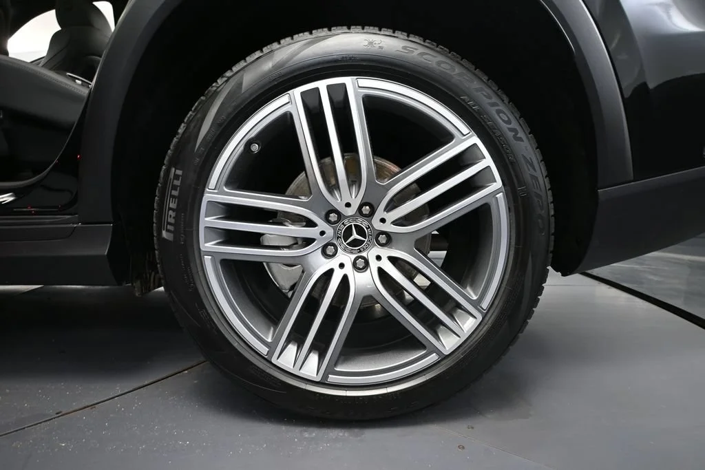 Used 2026 Black Mercedes-Benz GLS 450 image 9