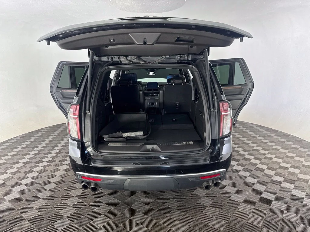 Used 2021 Black Chevrolet High Country image 25