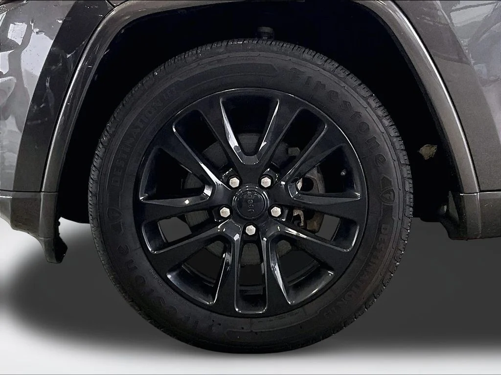 Used 2020 Gray Jeep Altitude image 10